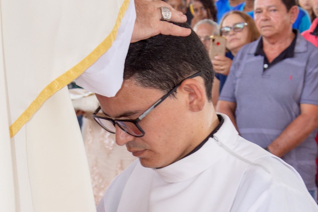 Seminarista Jadiel Batista de França é ordenado diácono